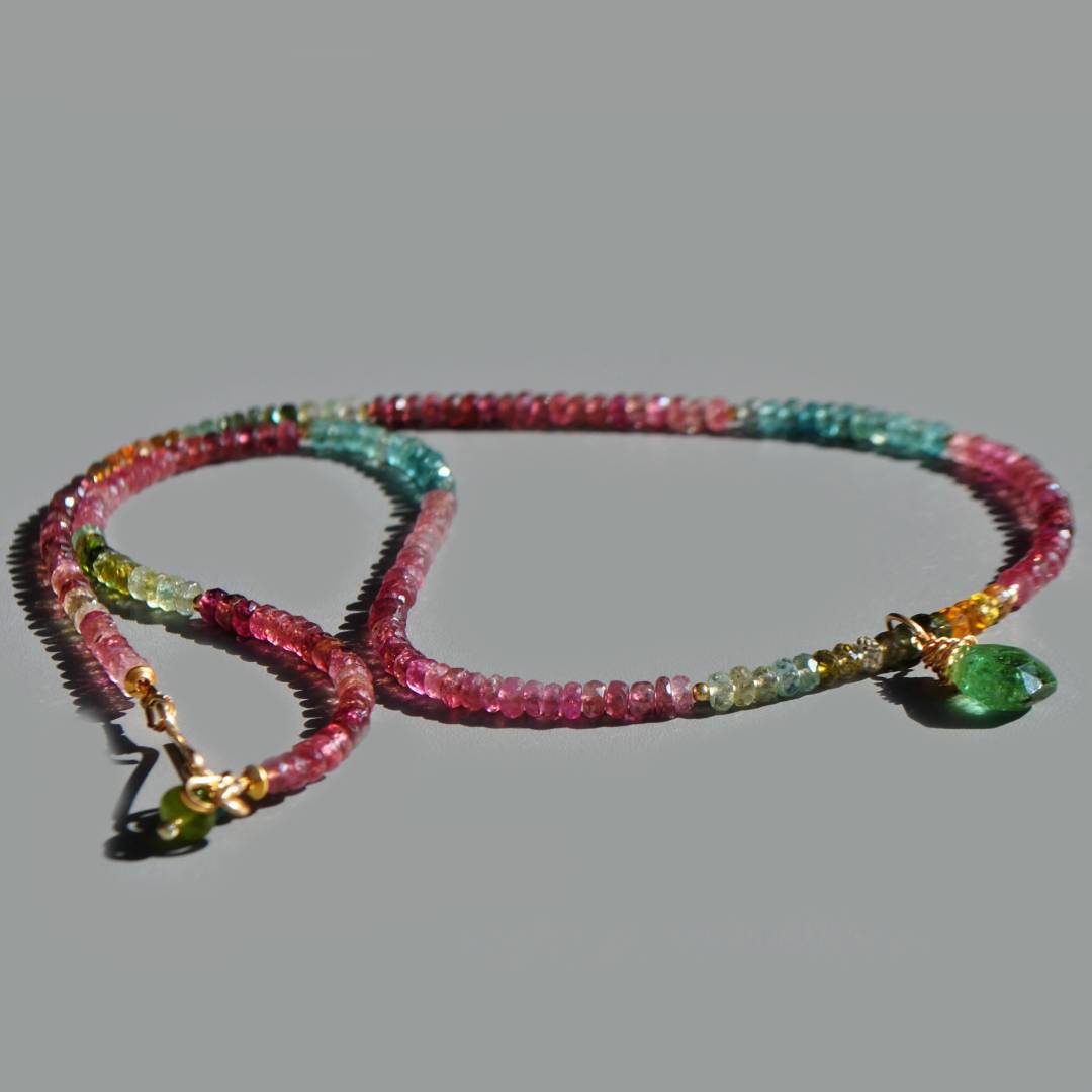 Collier pendentif tourmaline multicolore rose bleue verte