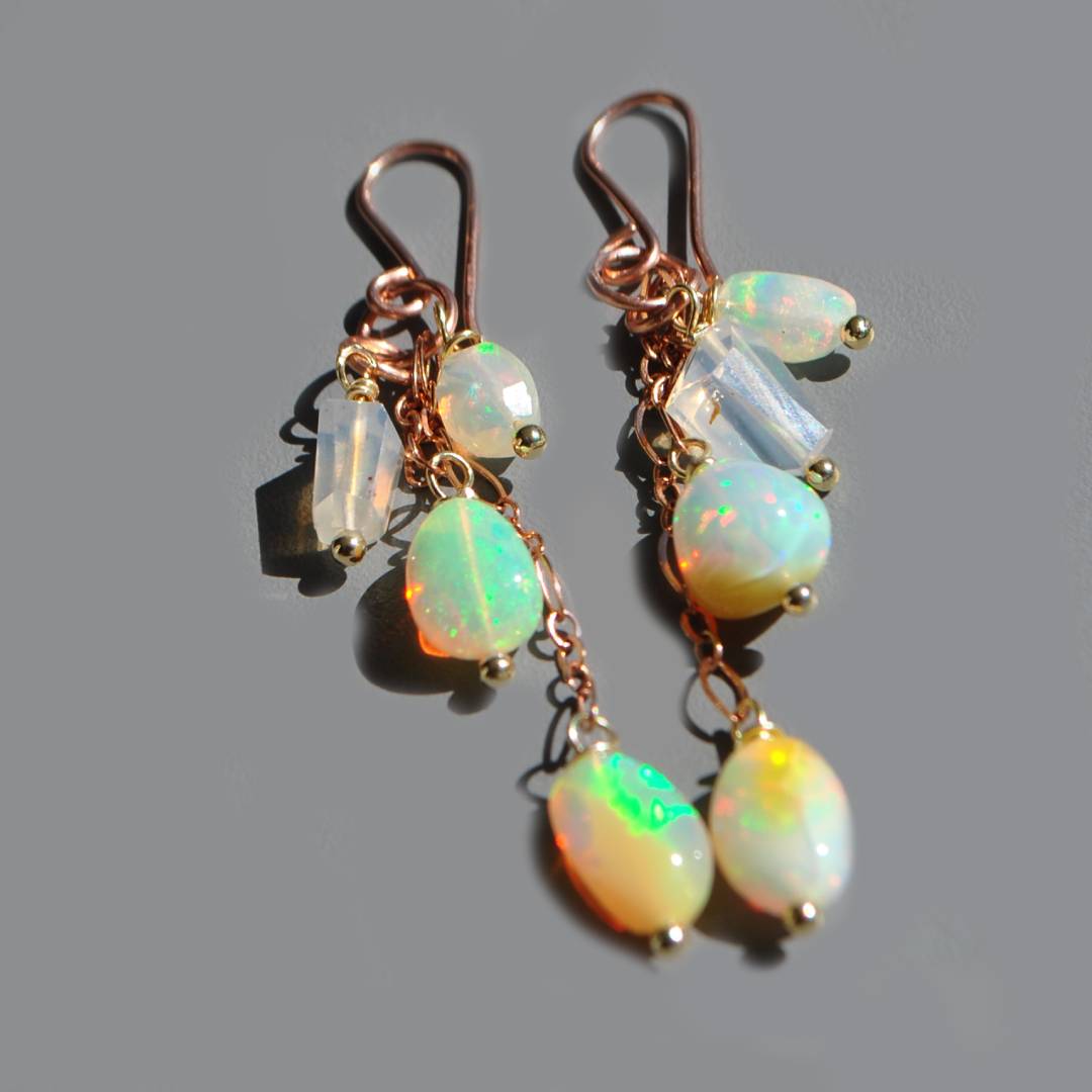 Boucles doreille pendantes opale welo ethiopienne(1)