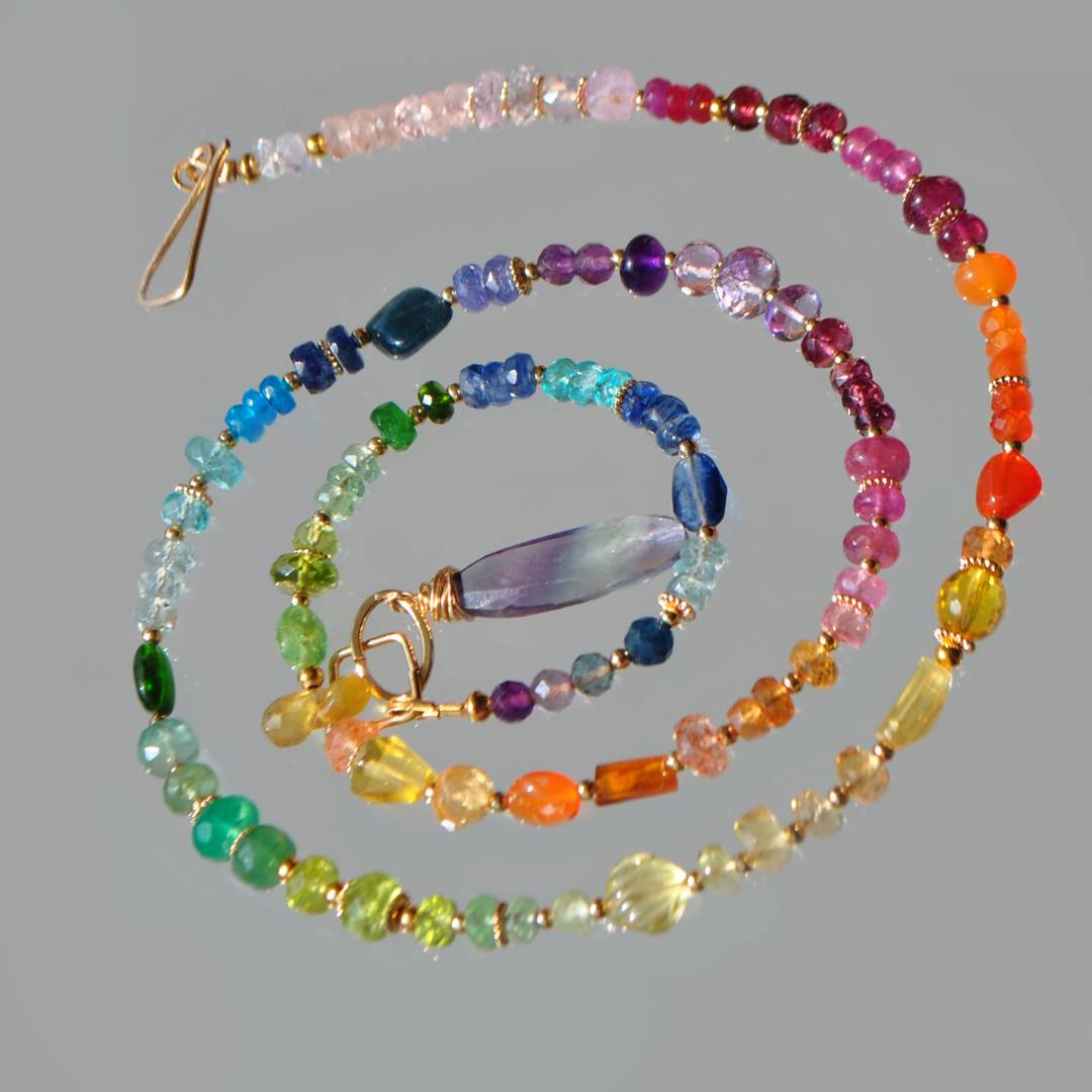 collier long multipierres 7 chakras(1)