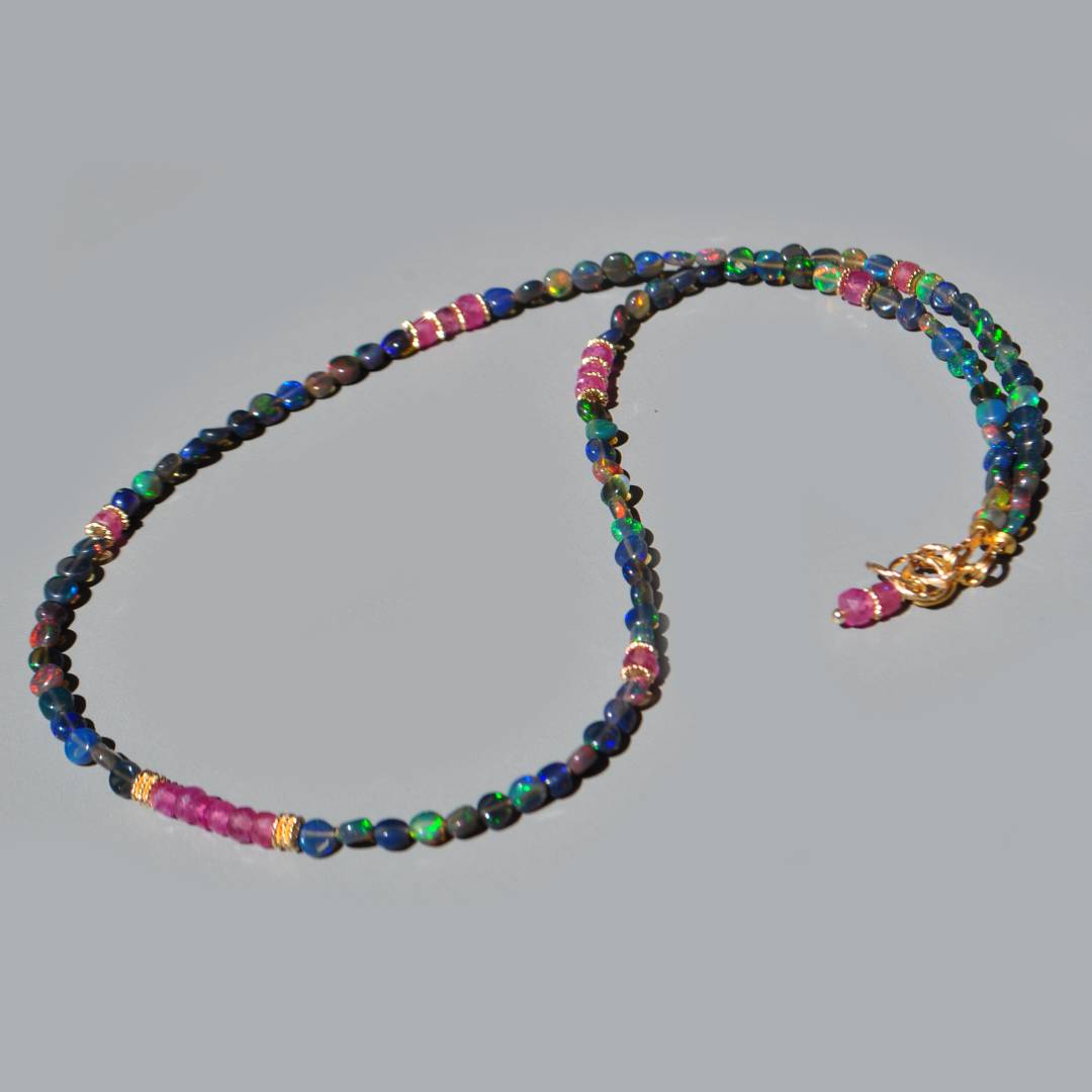 Collier opale noire saphir rose(2)
