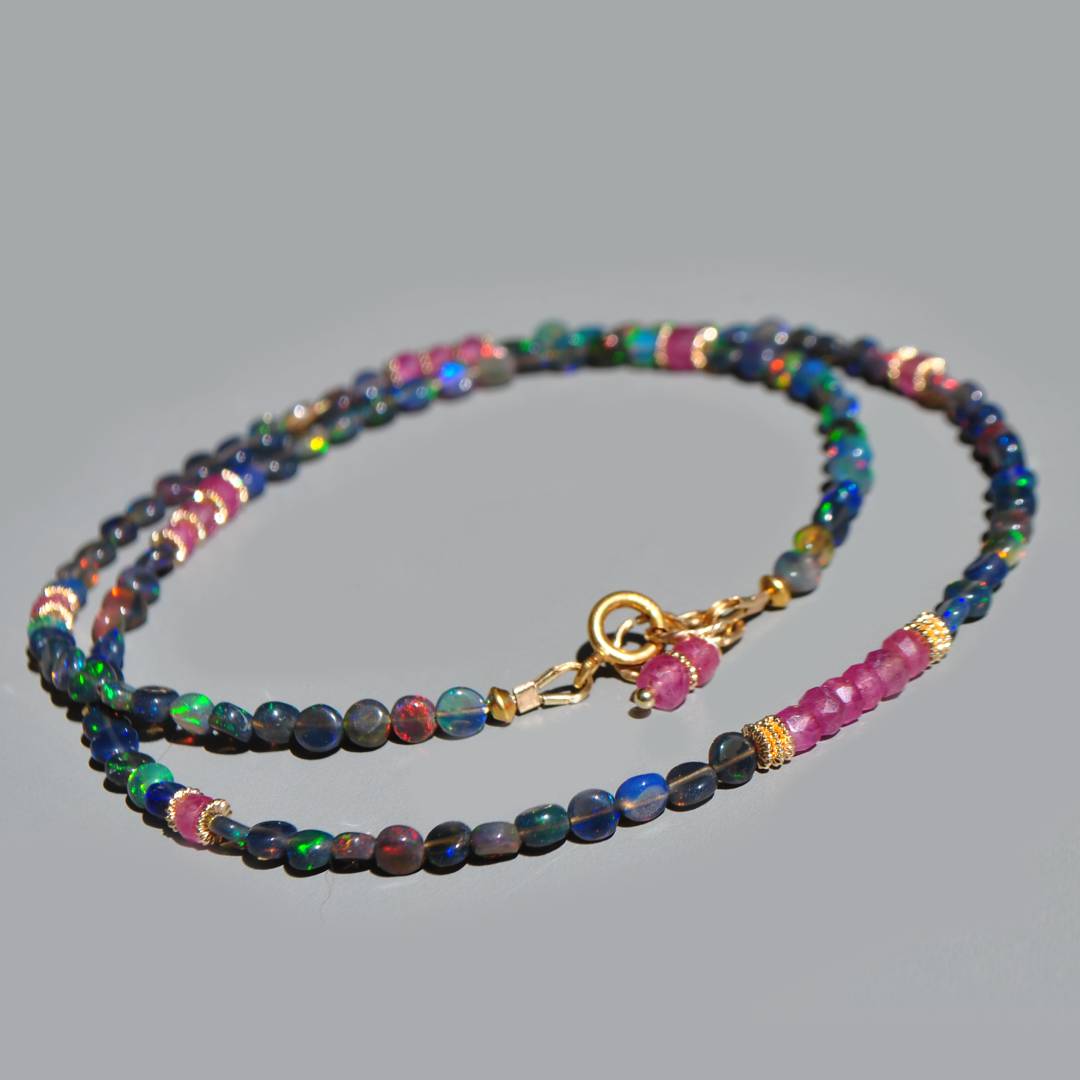 collier opale noir saphir rose(1)
