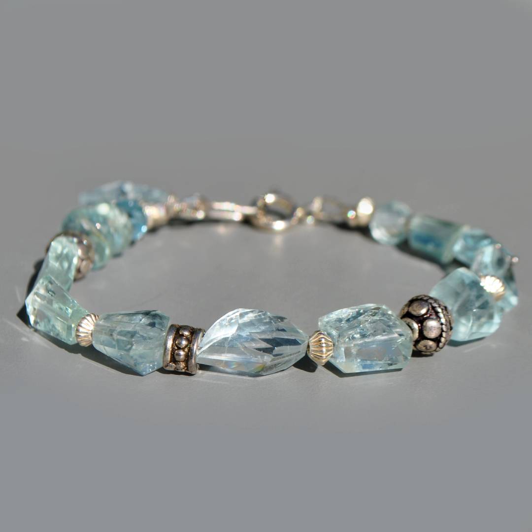 bracelet pépite pierre taillée aigue marine