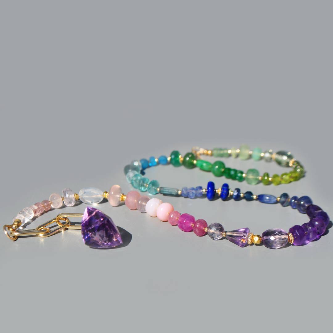 collier long multicolore arc en ciel(2)