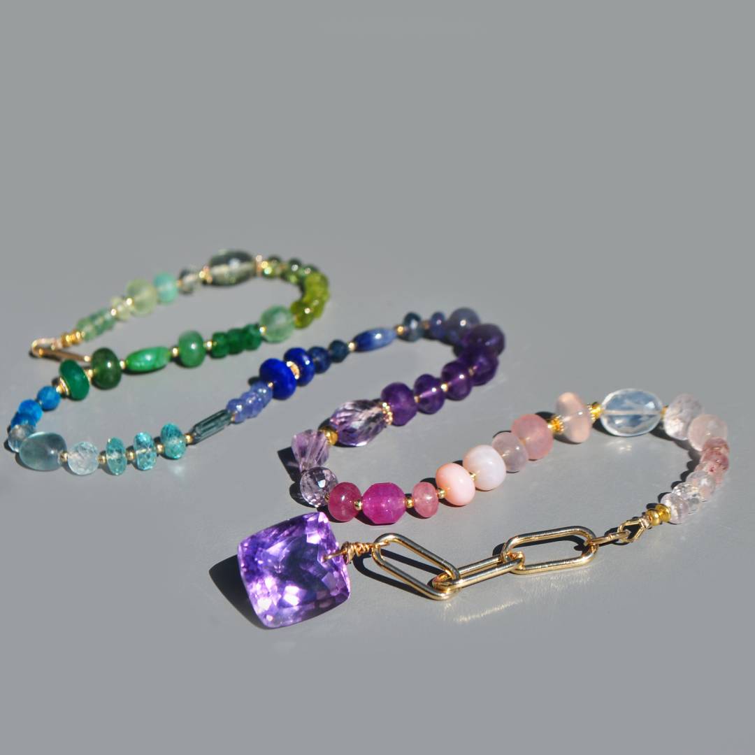 collier long multicolore arc en ciel(1)