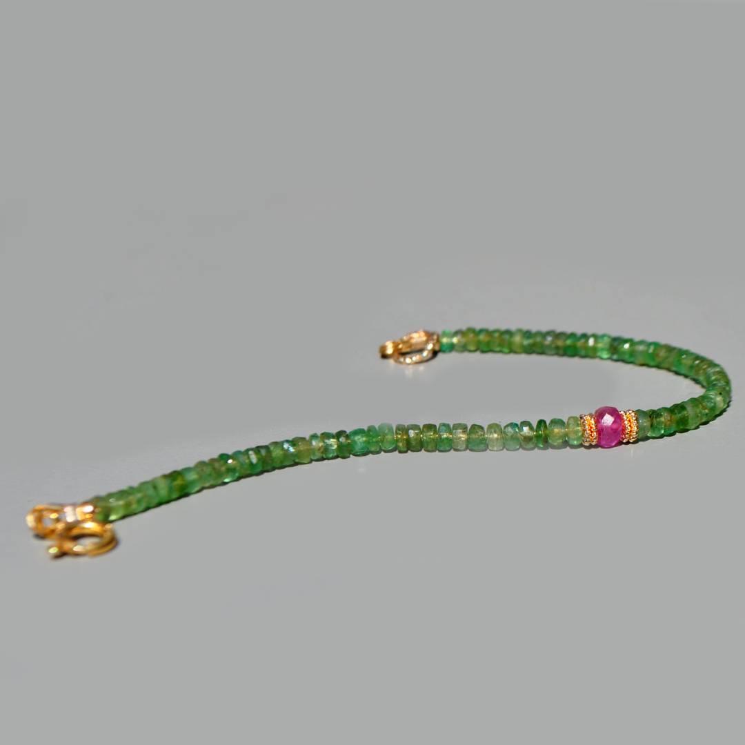 bracelet emeraude saphir rose central(4)