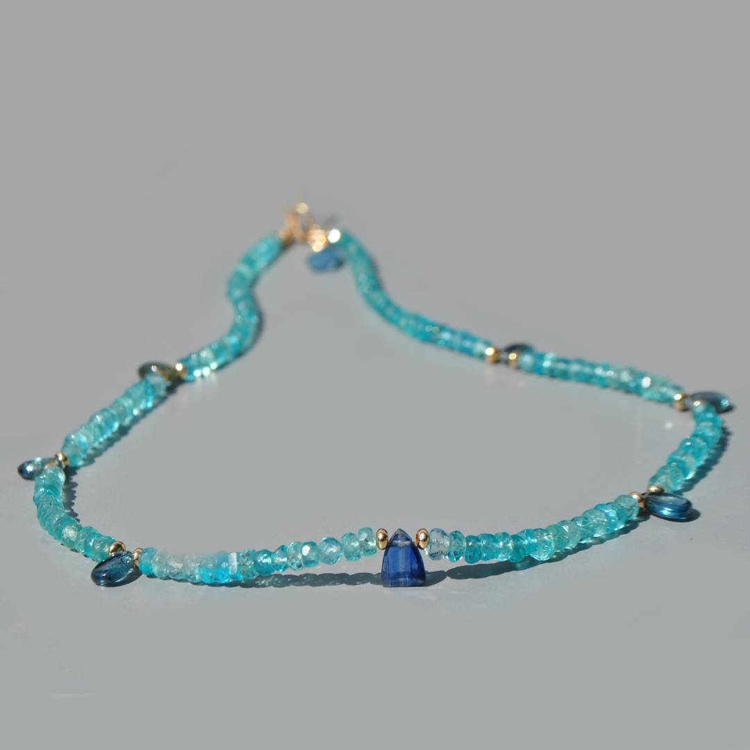 collier bleu apatite Cyanite or(1)