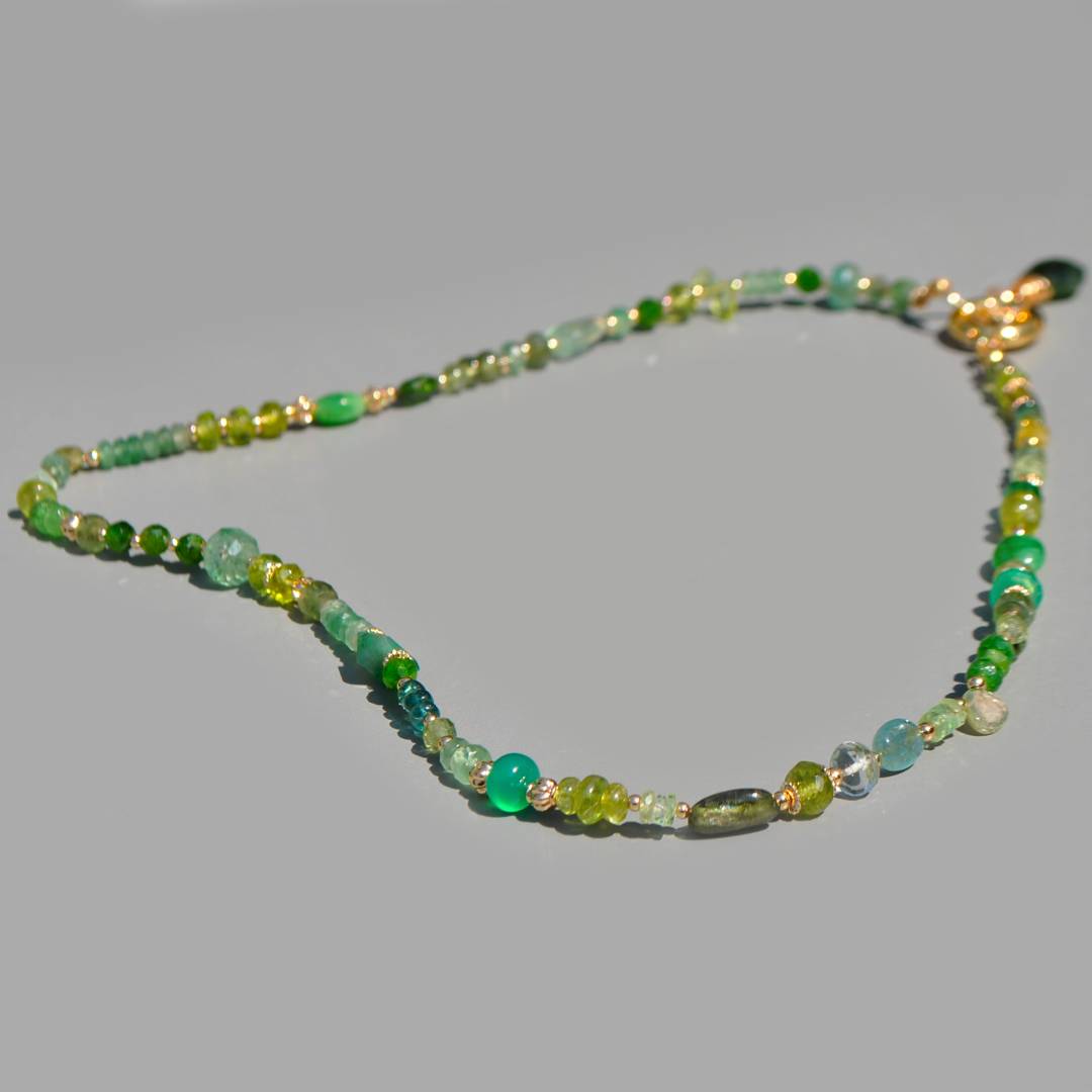 Collier fermoir anneau mousqueton pierres vertes(4)