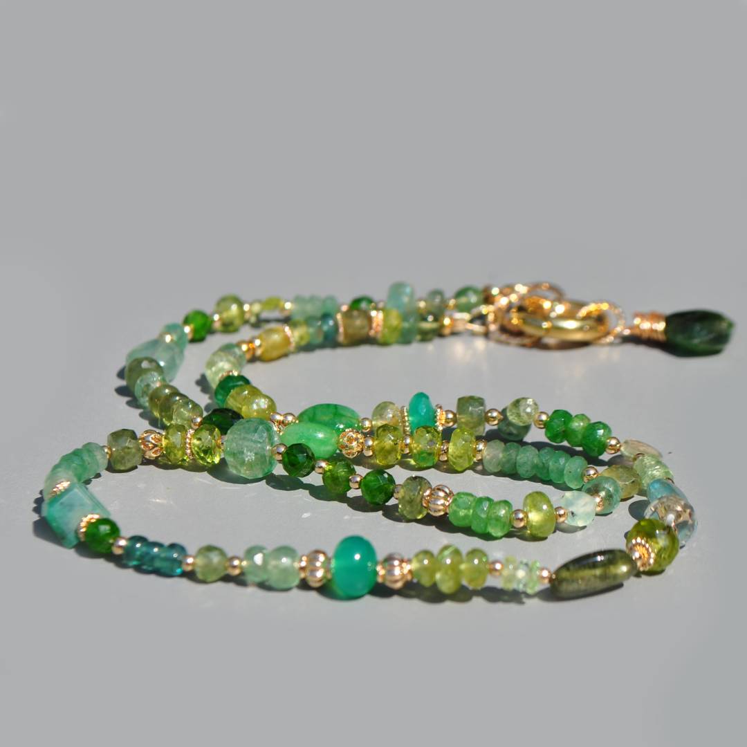 Collier fermoir anneau mousqueton pierres vertes(5)