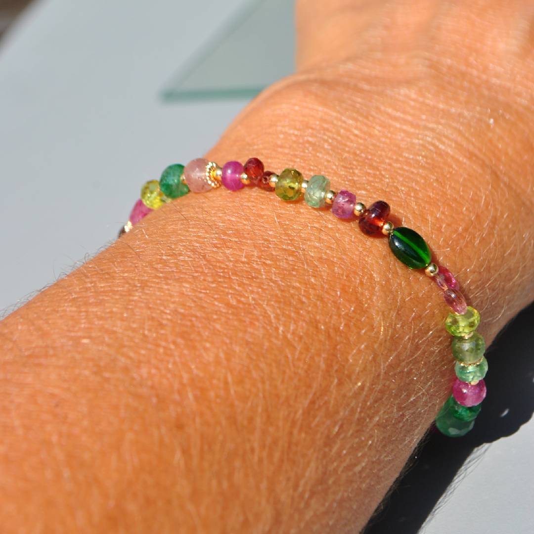 Bracelet Multi-Pierres Roses et Vertes en Or 14K(9)