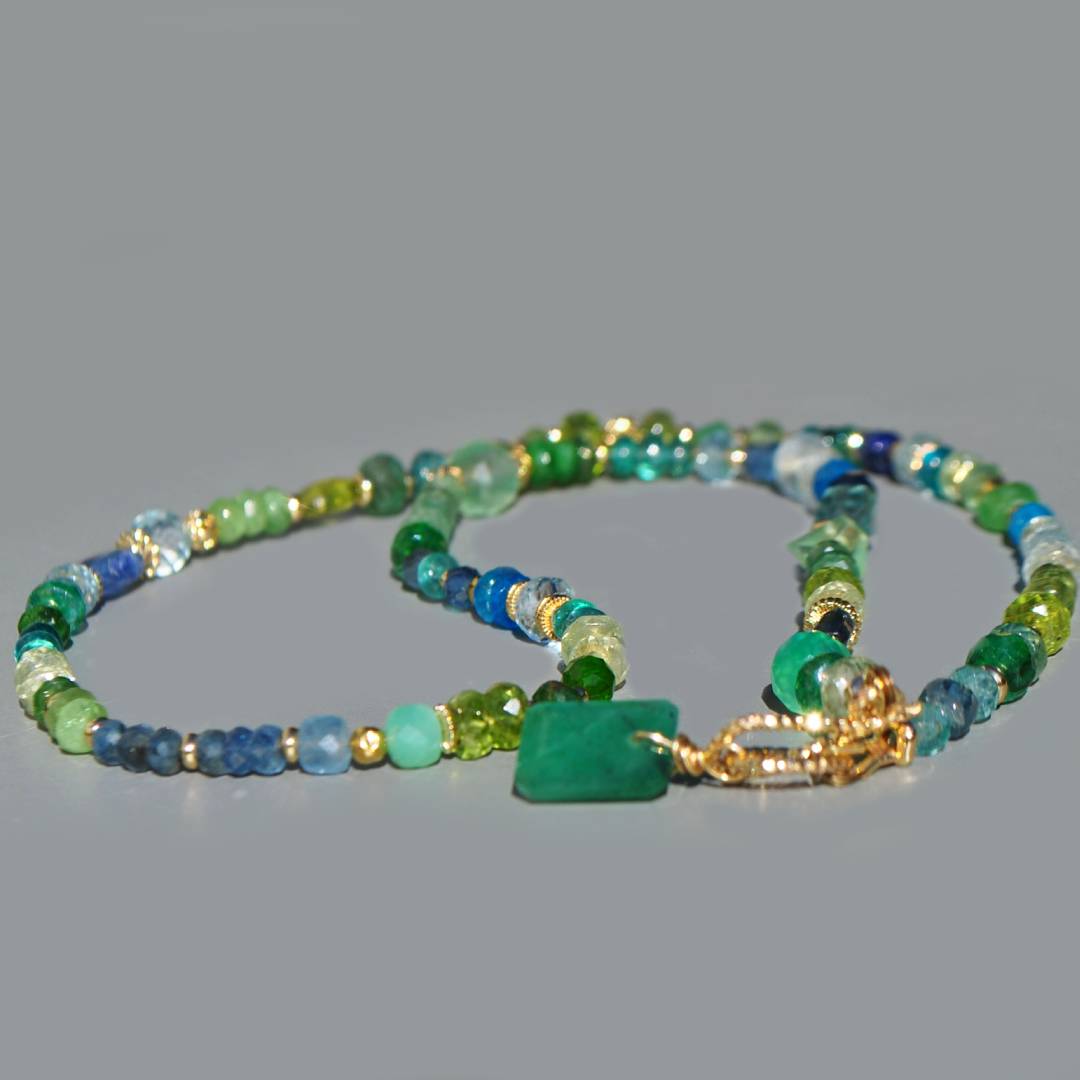 collier long pierres vertes bleues pendentif emeraude naturelle(1)