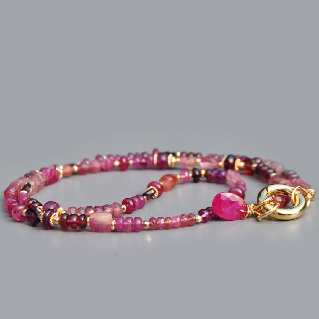 Collier Multi-pierres roses Or 14K _ Saphir, Grenat Rhodolite, Tourmaline et Saphir Rose Or 14K -1Nouveau projet