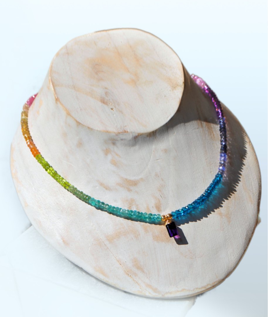 collier court pierres gemmes multiples-C