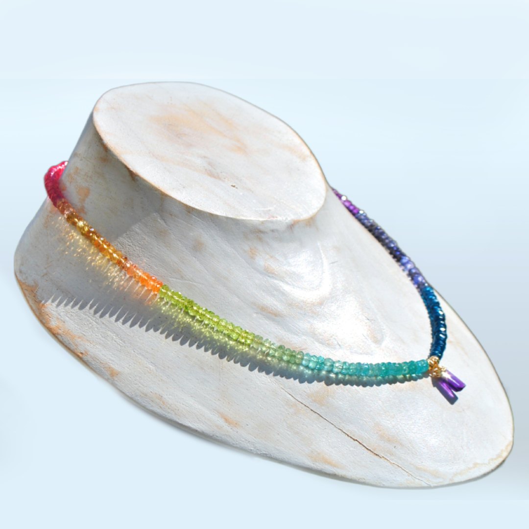 collier court pierres gemmes multiples-D
