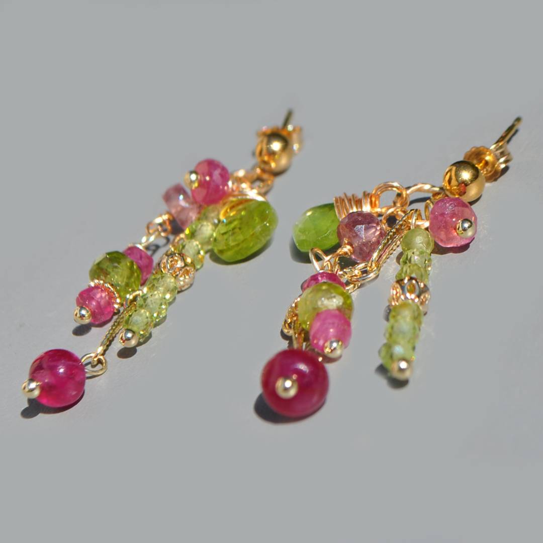 boucles doreilles clou saphir rose peridot