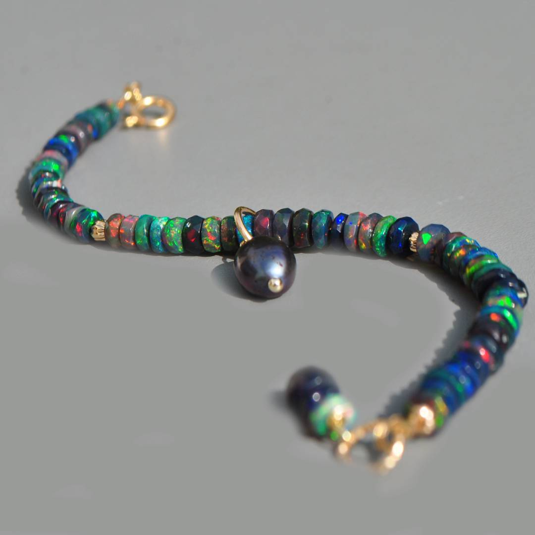 bracelet opale noire et perle noire or-7