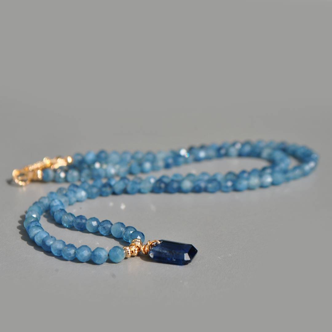 Collier aigue maine bleue pendntif Cyanite taillée-4