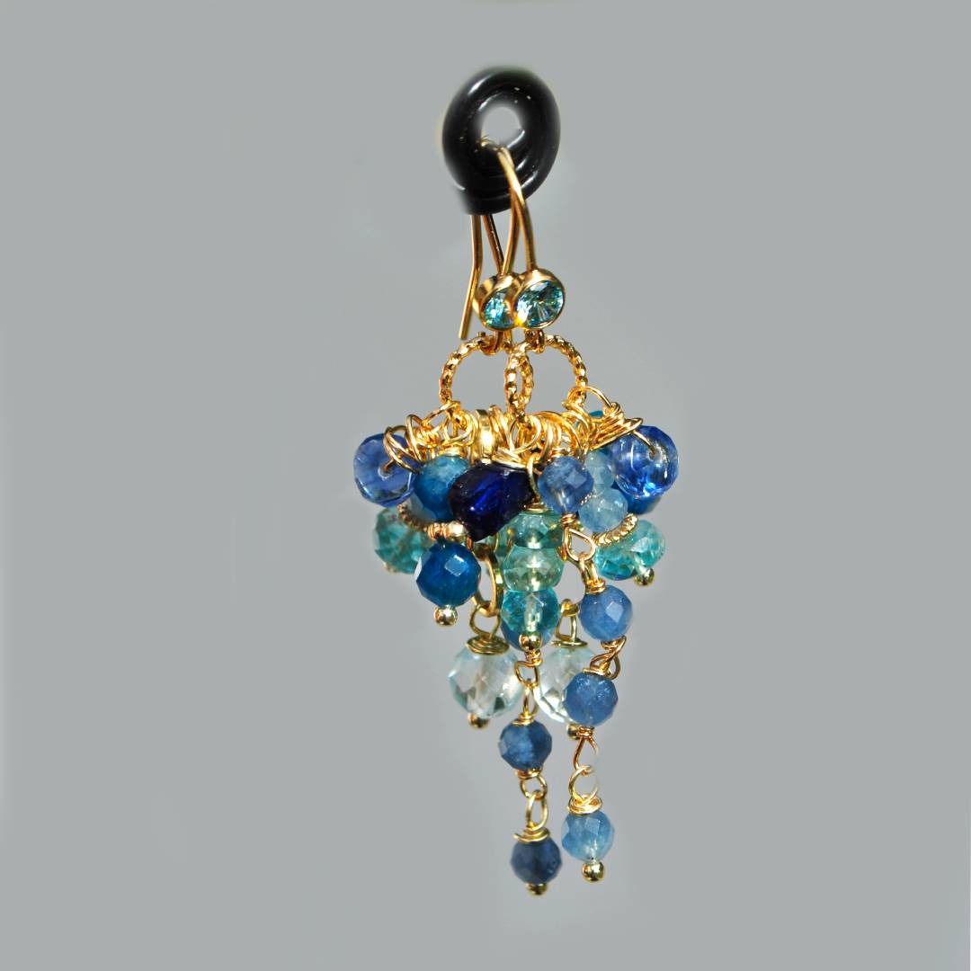 Boucles d'oreilles pendentes pierres bleues Aigue marine