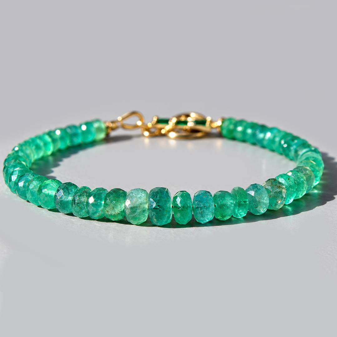 Bracelet emeraude de zambie vert lumineux fermoir T zircon vert-A