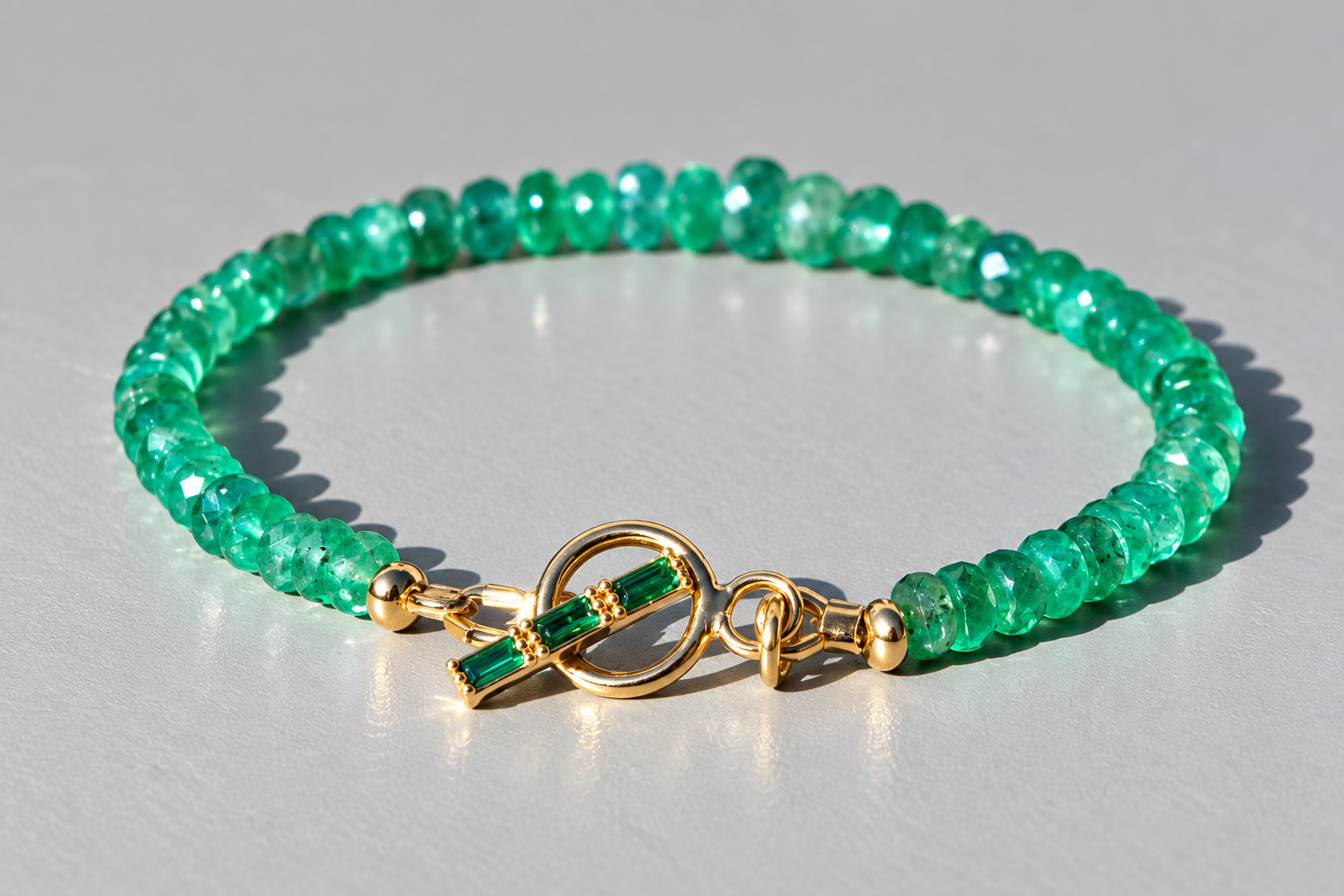 Bracelet emeraude de zambie vert lumineux fermoir T zircon vert