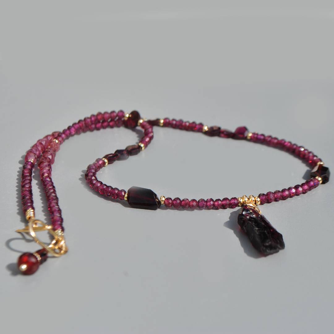 Collier fin grenat Rhodolite et almandin pendentif pierre brute-3
