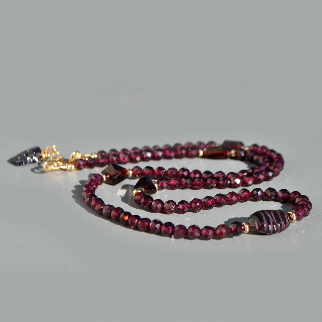 collier grenat rose t et almandin, pierre brute dos-3