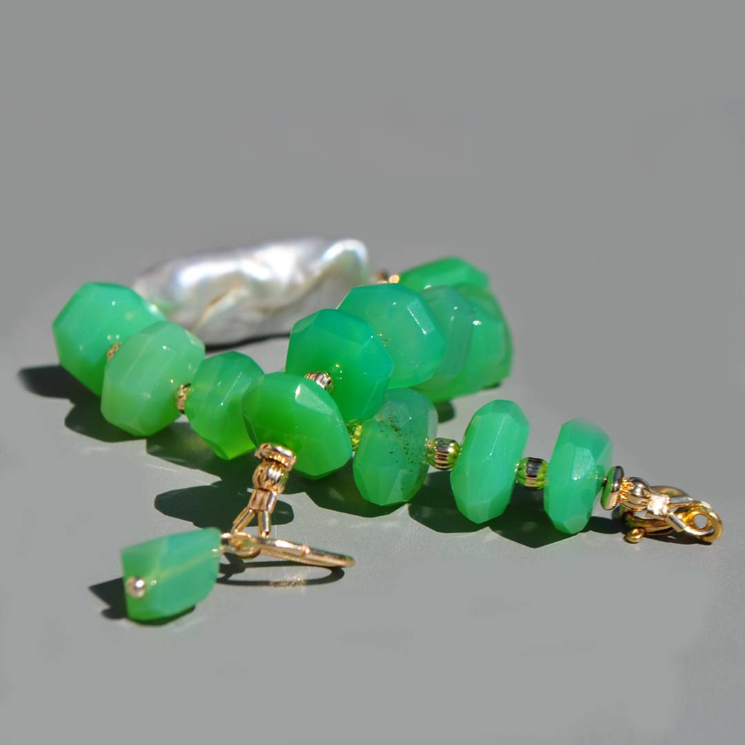 Bracelet statement en chrysoprase calcédoine verte et perle eau douce-1