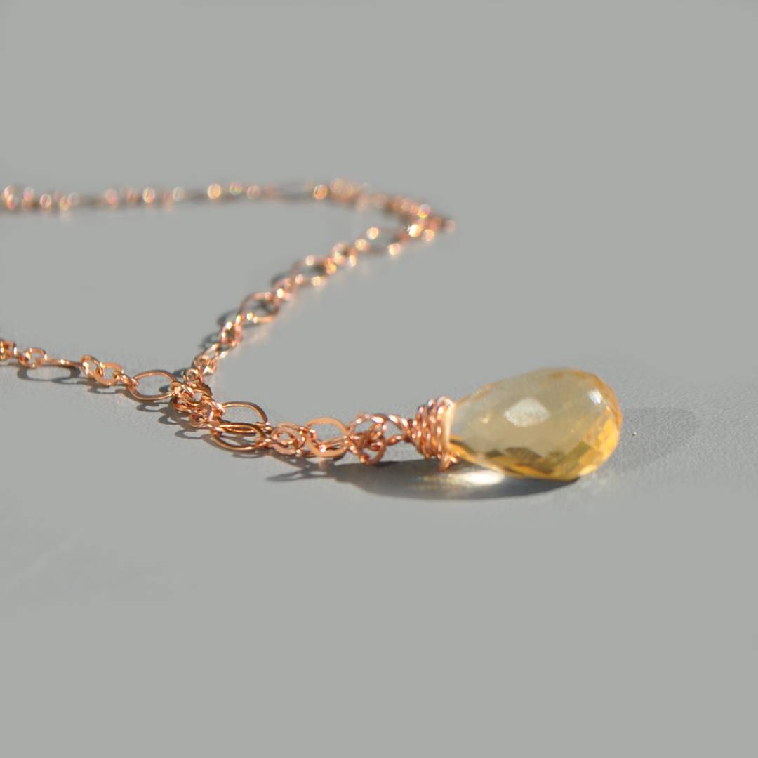 collier goutte citrine or rose (1)