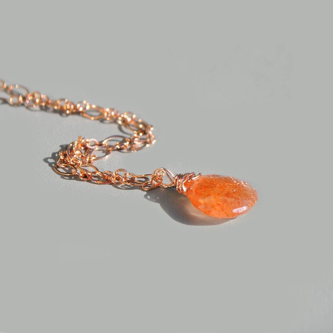collier goutte de pierre de soleil