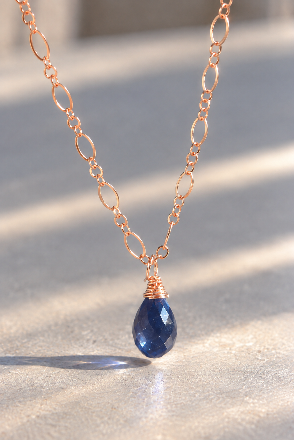 Pendentif saphir bleu en or rose