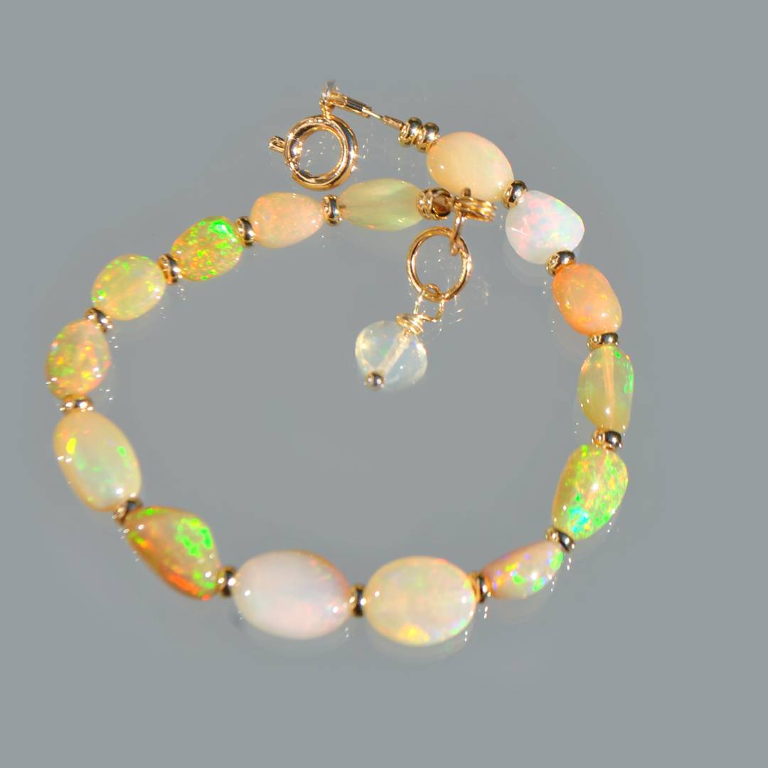 bracelet opale blanche pépite ovales