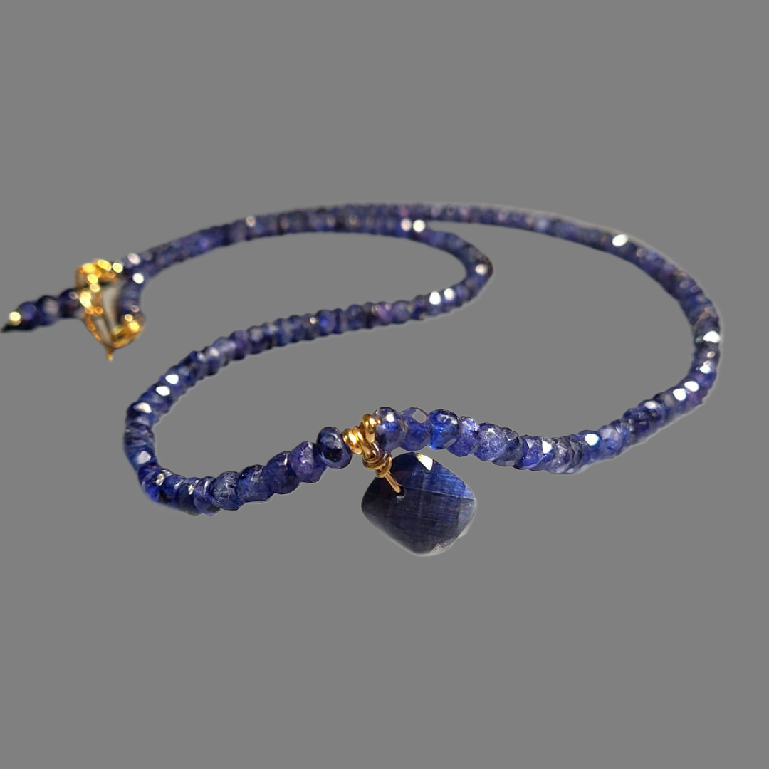 collier saphir bleu myanmar-fotor-20231125235916