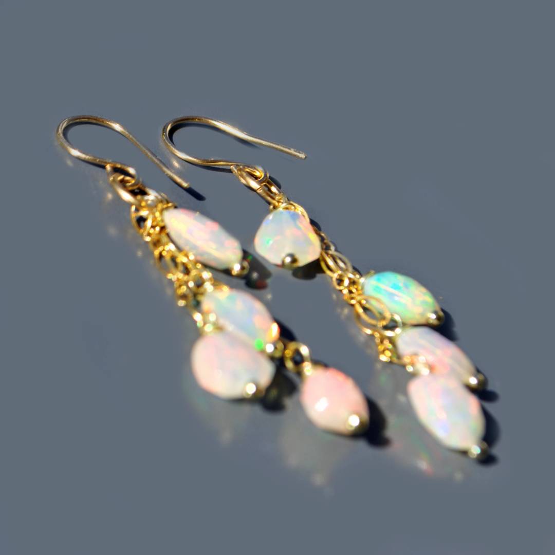 Boucles d'oreilles pendante Opale éthiopienne Welo Or 14K