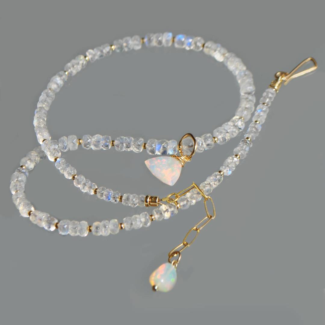 Collier pendentif en Pierre de Lune Arc en Ciel et Opale Welo éthiopienne