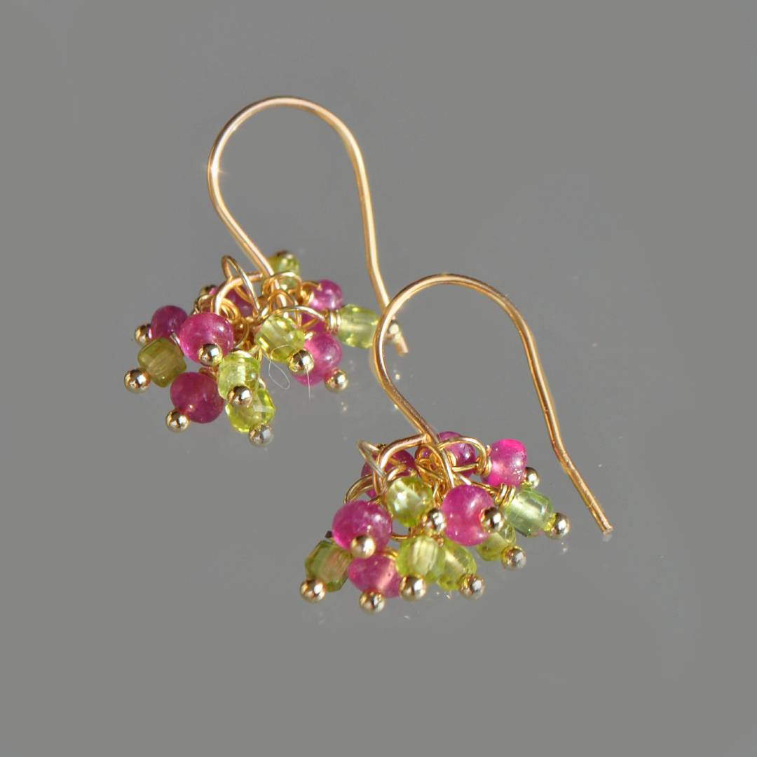 boucles d oreilles grappe saphir rose peridot 3
