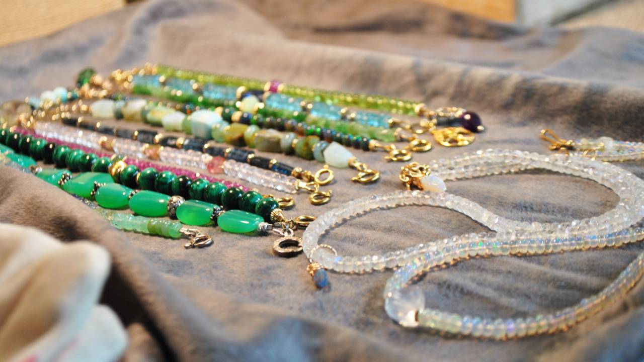 Ventes privées de bijoux artisanaux fait main en France