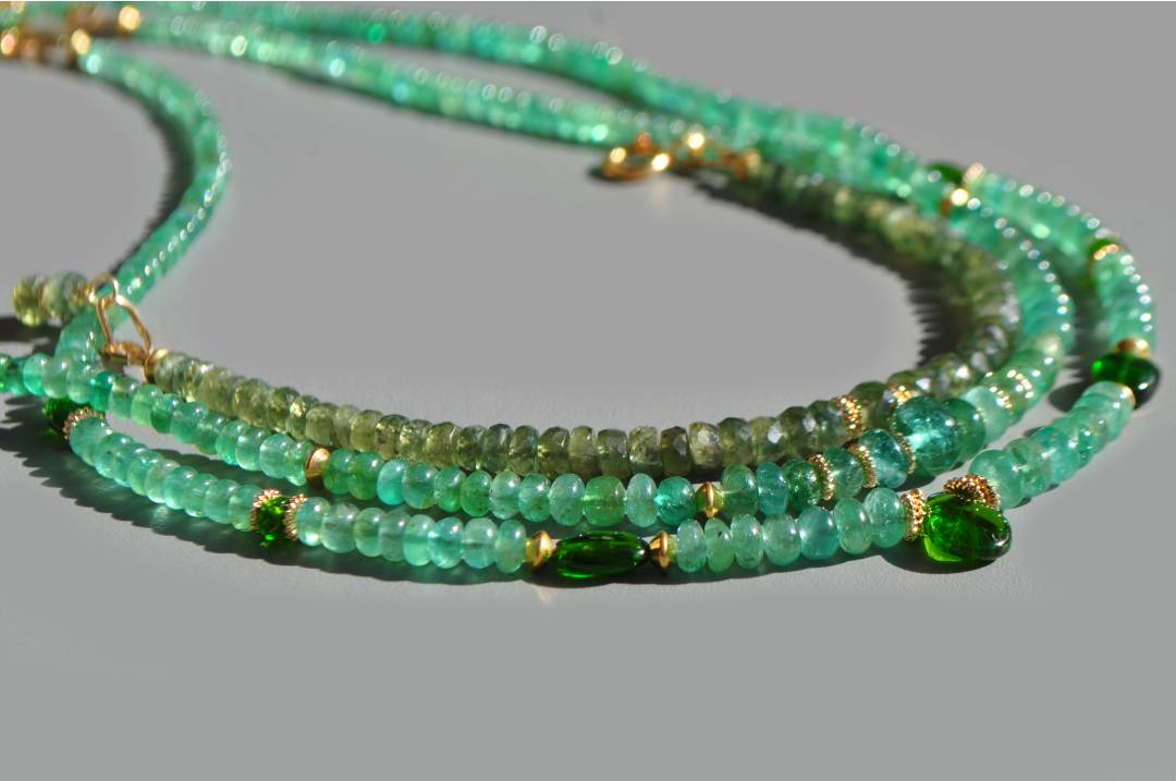 collection raffinée de Bijoux en émeraude naturelle 