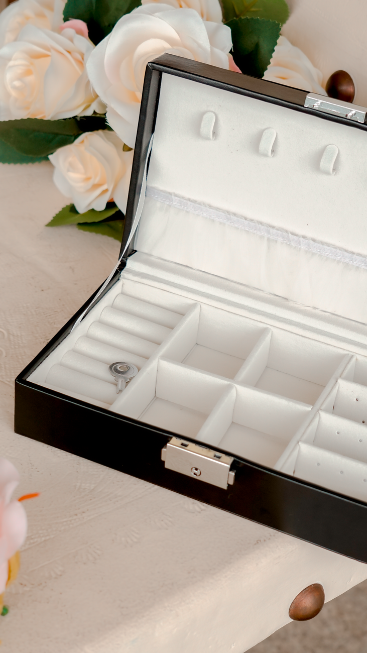 boîte à bijoux compartimentée pour ranger ses bijoux