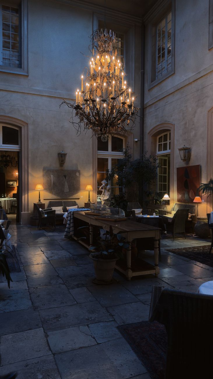 Int&eacute;rieur raffin&eacute; de l&rsquo;h&ocirc;tel La Mirande &agrave; Avignon