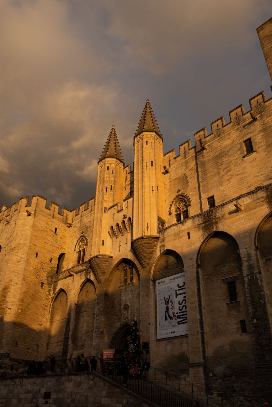 Palais des Papes &agrave; Avignon pr&egrave;s de La Mirande