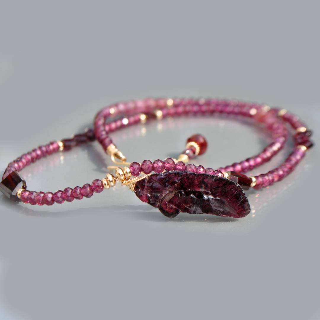 collier grebat rhodolite pierre brute