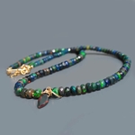 collier opale noir taillée marquise