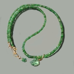 collier emeraude pendentif Cyanite verte
