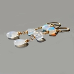 boucles oreilles pendante opale pierre de lune ARC