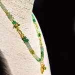 collier mi long pierres vertes or-8