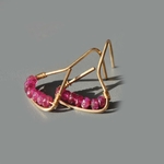 boucles doreilles triangle or et rubis