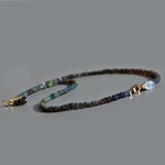 Collier opale noire heishi carré-2