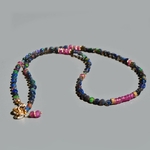 Collier opale noire saphir rose