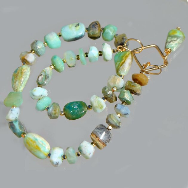 collier opale du pérou