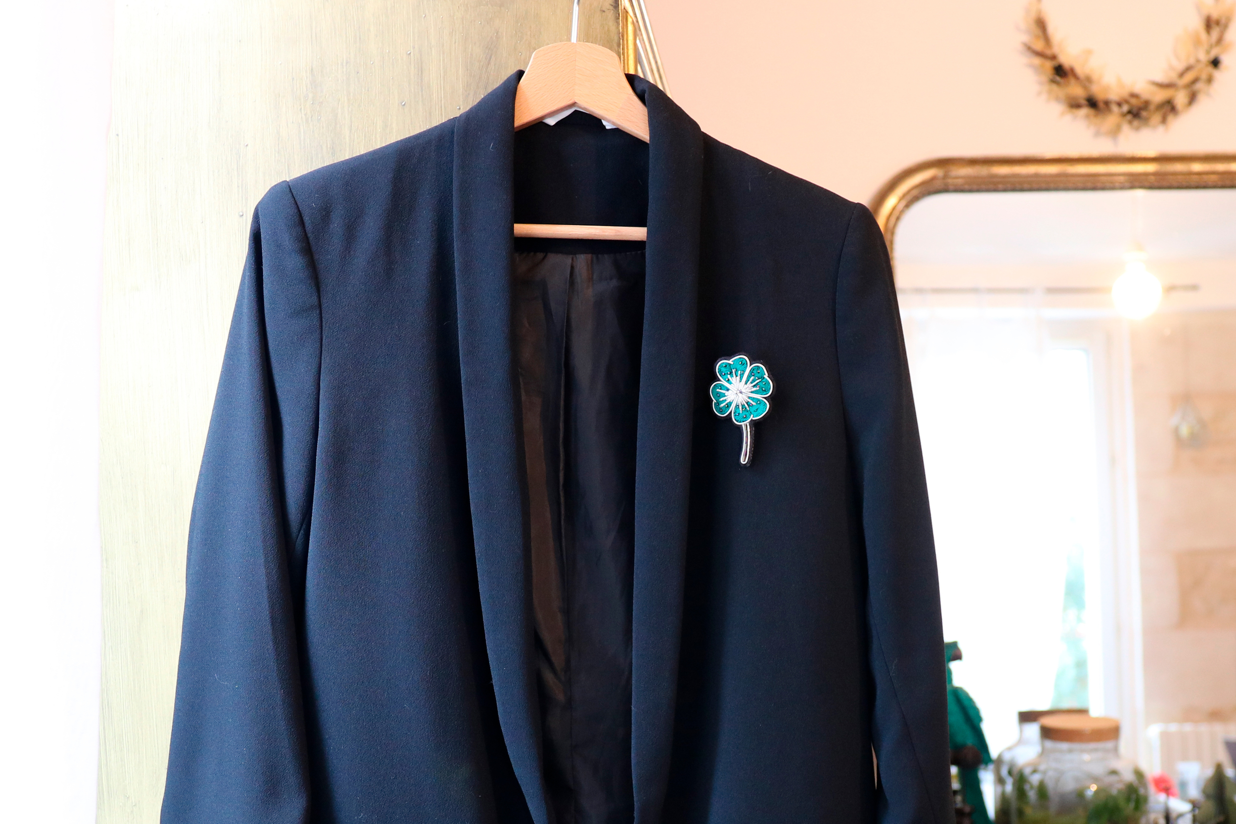 Broche_trefle_brodée_veste