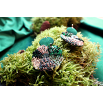 Boucles_doreilles_brodées_Moss_gros_plan